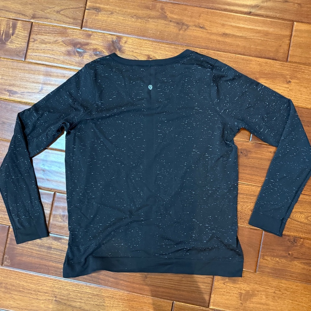 Lululemon long sleeve top - Picture 2 of 5
